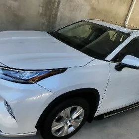 Toyota Highlander 2020