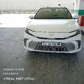 Toyota Camry Hybrid 2025