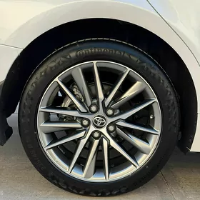 Toyota Camry 2019