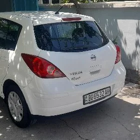 Nissan Versa 2010