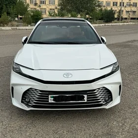 Toyota Camry 2025