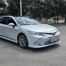 Toyota Camry 2021