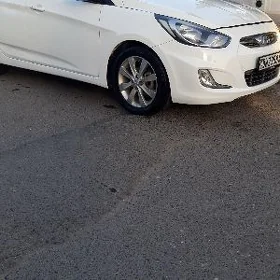 Hyundai Accent 2011