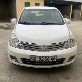 Nissan Versa 2012