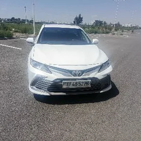 Toyota Camry 2020