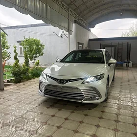 Toyota Camry 2021