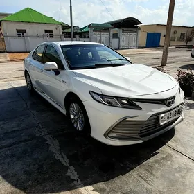Toyota Camry 2021