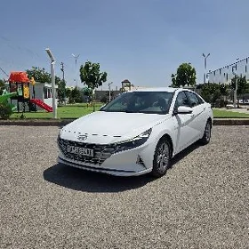 Hyundai Elantra 2023