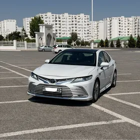 Toyota Camry 2018