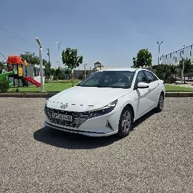 Hyundai Elantra 2023