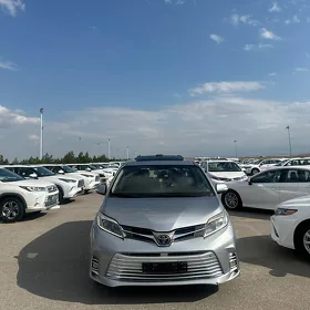 Toyota Sienna 2017