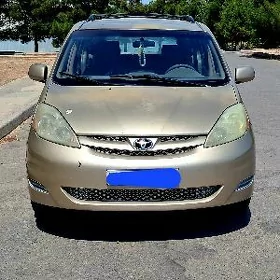 Toyota Sienna 2005