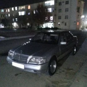Mercedes-Benz C250 1994