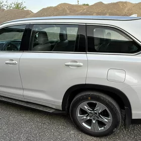 Toyota Highlander 2016