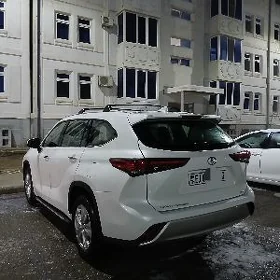 Toyota Highlander 2023