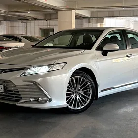 Toyota Camry 2020
