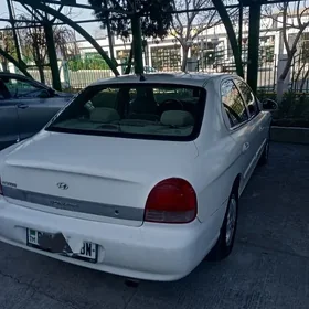 Hyundai Sonata 2000
