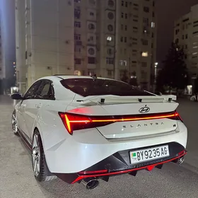 Hyundai Elantra 2022