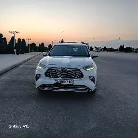 Toyota Highlander 2021