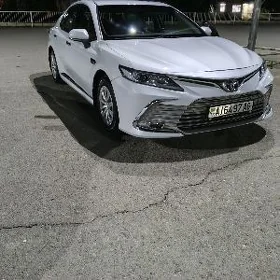 Toyota Camry 2021