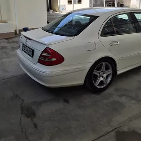 Mercedes-Benz E320 2002