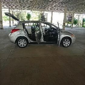Nissan Versa 2010