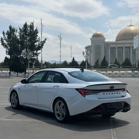 Hyundai Elantra 2021