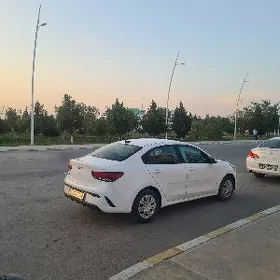 Kia Rio 2022