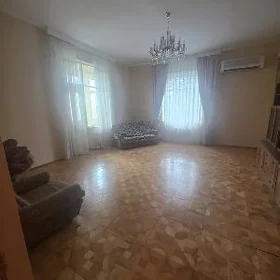 4kom Umumy meýdany 135m² Sentr