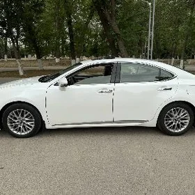Lexus ES 350 2016
