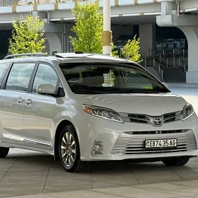 Toyota Sienna 2019