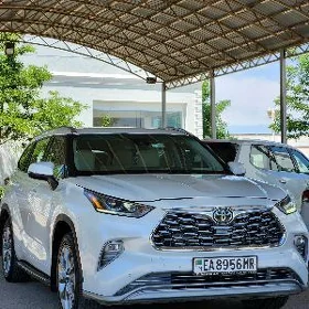 Toyota Highlander 2020