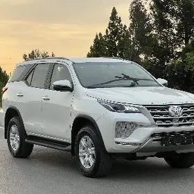 Toyota Fortuner 2023