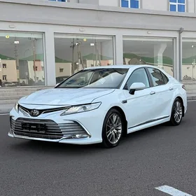 Toyota Camry 2021