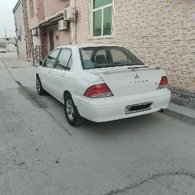 Mitsubishi Lanser 2002