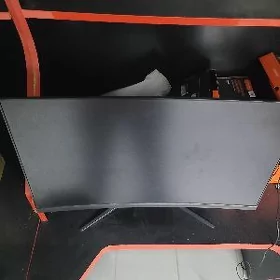 Monitor 27 lik aylaw