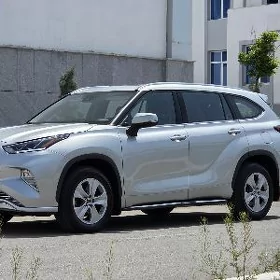 Toyota Highlander 2021