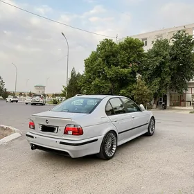 BMW E39 2000