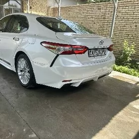Toyota Camry 2018