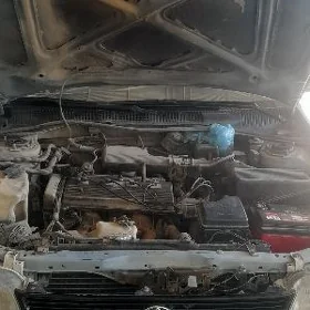 Toyota Carina 1995