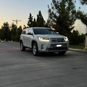 Toyota Highlander 2019