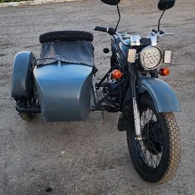 Ural 4320 1990