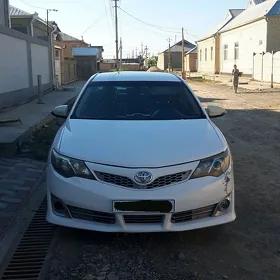 Toyota Camry 2012