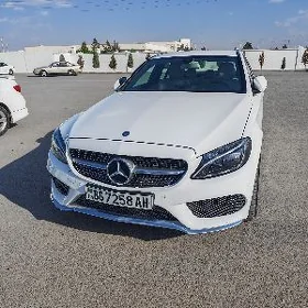 Mercedes-Benz C300 2015