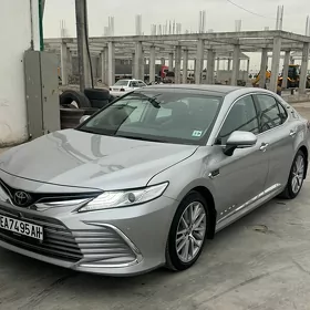 Toyota Camry 2024