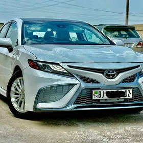 Toyota Camry 2021