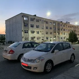 Nissan Versa 2012