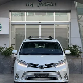 Toyota Sienna 2019