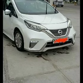 Nissan Versa 2016