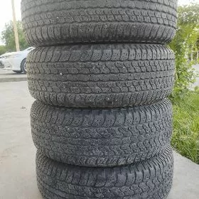 265 60 18 TOYO